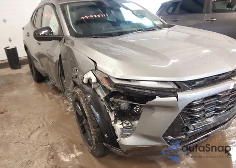 2024 Chevrolet Trax Fwd Activ z USA, uszkodzony, nr VIN KL77LKE25RC063373